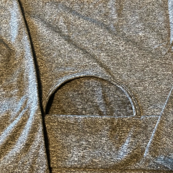 Old Navy Women’s Top - Picture 4 of 5